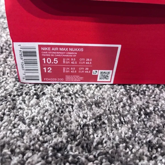 Nike Men’s Air Max Nuaxis size 10.5 M red & grey NWT - Picture 5 of 5